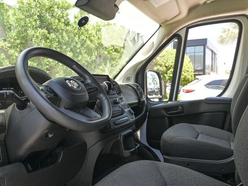 Used 2023 RAM ProMaster 2500 FWD image 11