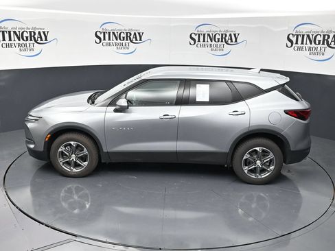 Used 2025 Chevrolet Blazer LT FWD image 24