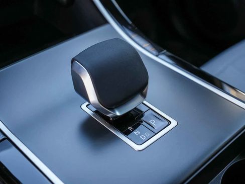 New 2026 Land Rover Range Rover Evoque S AWD/4WD image 17