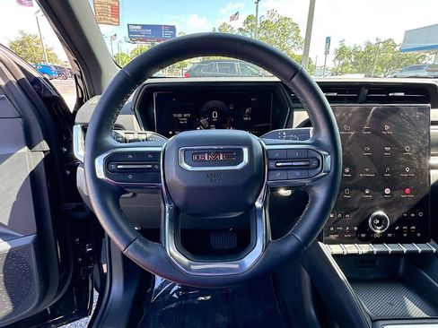 Certified 2025 GMC Terrain Elevation w/ Elevation Premium Package AWD/4WD image 11