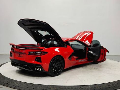 Used 2025 Chevrolet Corvette Stingray Coupe w/ Z51 Performance Package image 15