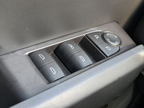 Used 2025 Chevrolet Colorado Trail Boss image 12