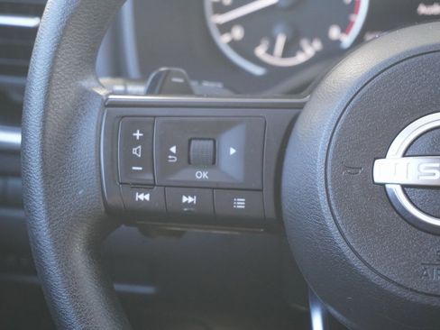 Used 2024 Nissan Rogue SV image 15