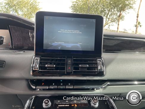 Used 2019 Lincoln Navigator Reserve image 17