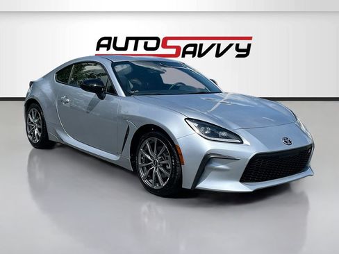 Used 2024 Toyota GR86 RWD image 1