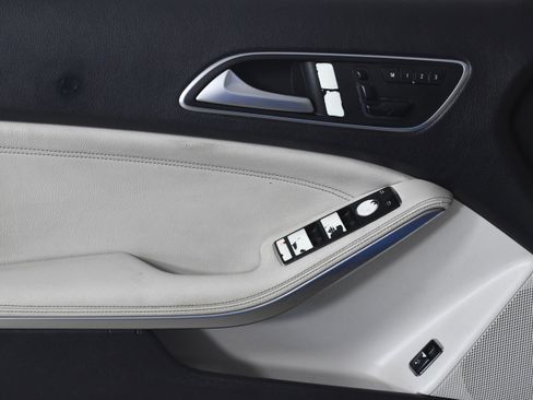 Used 2017 Mercedes-Benz GLA 250 image 19