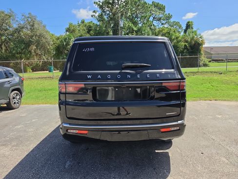 Used 2024 Jeep Wagoneer Series II w/ Flexible Seating Group AWD/4WD image 4