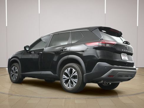 Certified 2023 Nissan Rogue SV FWD image 25