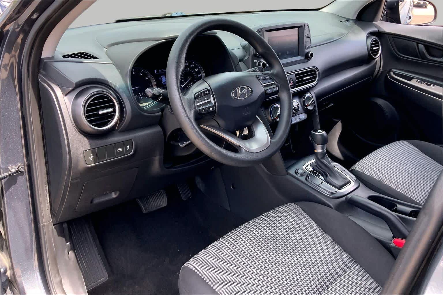 Used 2020 Hyundai Kona SE AWD/4WD image 16