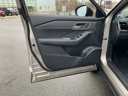 New 2026 Nissan Rogue Platinum w/ Platinum Premium Package image 11