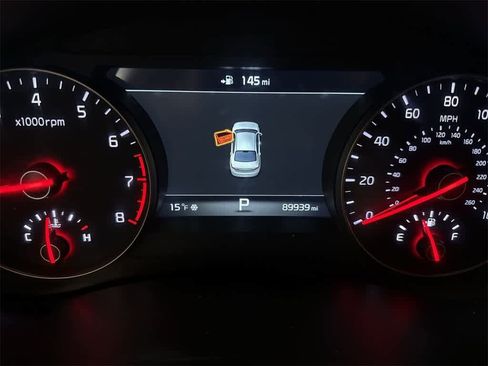 Used 2018 Kia Cadenza Technology image 18