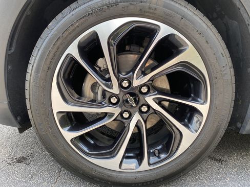 Used 2023 Chevrolet Bolt EUV Premier FWD image 41