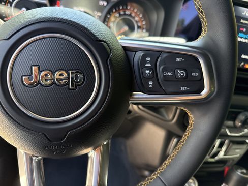Used 2024 Jeep Wrangler Unlimited Sahara AWD/4WD image 26