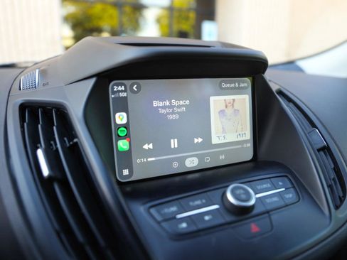 Used 2018 Ford Escape SE w/ SE Sport Appearance Package image 7