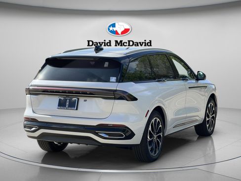 New 2026 Lincoln Nautilus Reserve image 7