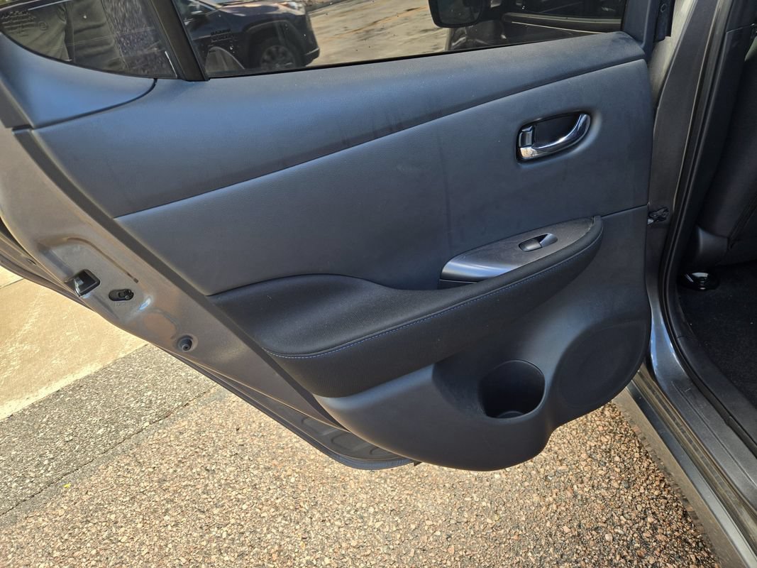 Used 2025 Nissan Leaf S FWD image 19