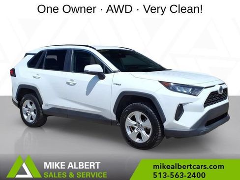 Used 2021 Toyota RAV4 LE AWD/4WD image 1
