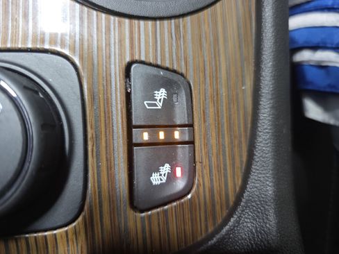 Used 2023 GMC Acadia SLE w/ Driver Convenience Package image 42