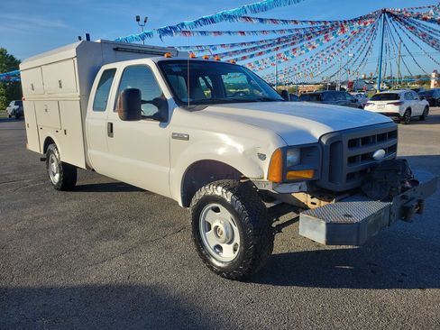 Used 2005 Ford F350 XL AWD/4WD image 1