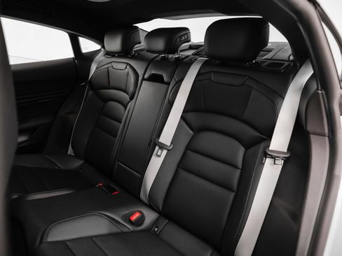 New 2025 Porsche Taycan image 29