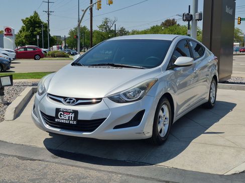 Used 2015 Hyundai Elantra SE FWD image 9