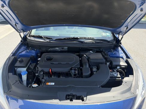 Used 2015 Hyundai Sonata Limited w/ Option Group 06 FWD image 11