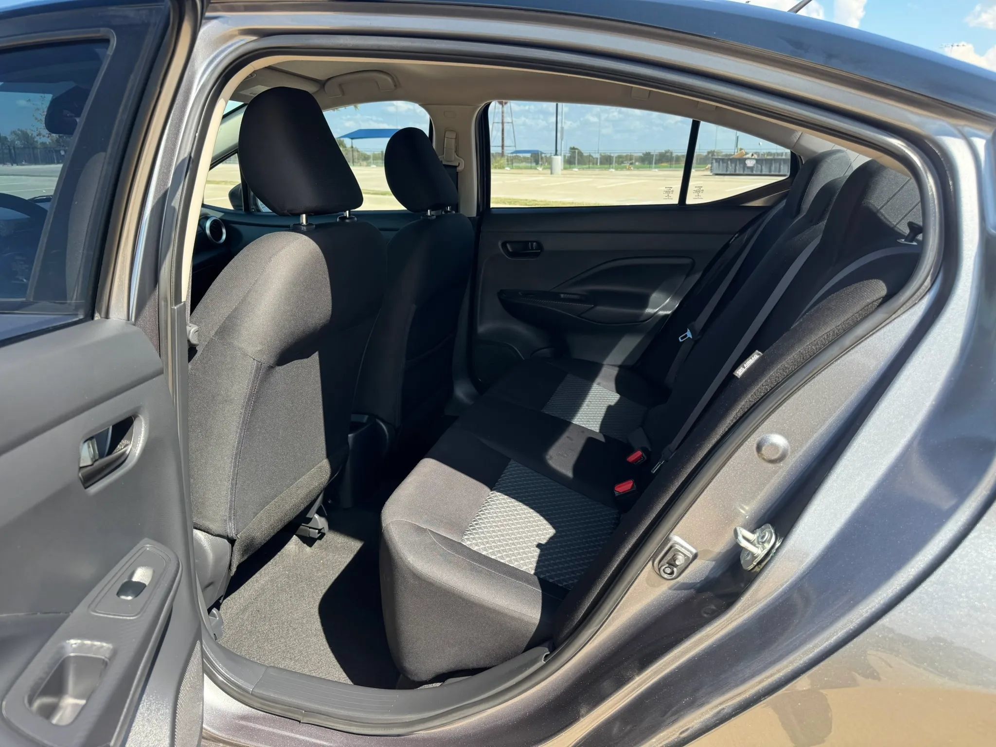 Used 2021 Nissan Versa S FWD image 19