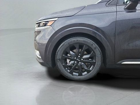 Used 2023 Kia Carnival SX Prestige FWD image 18