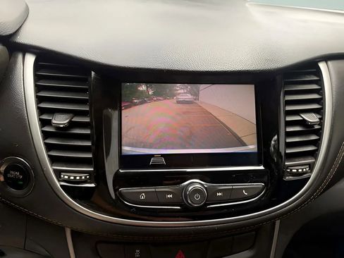 Used 2020 Chevrolet Trax LT w/ LT Convenience Package image 42