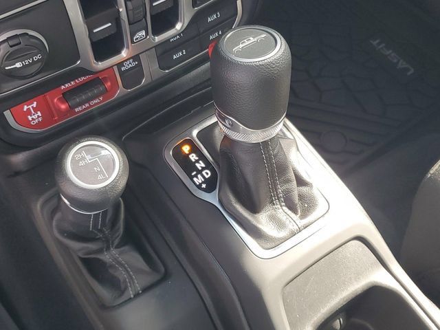 Used 2025 Jeep Gladiator Mojave w/ Convenience Group AWD/4WD image 25
