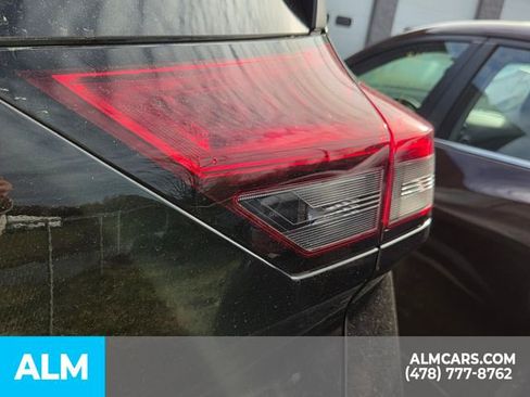 Used 2025 Nissan Rogue SV image 9