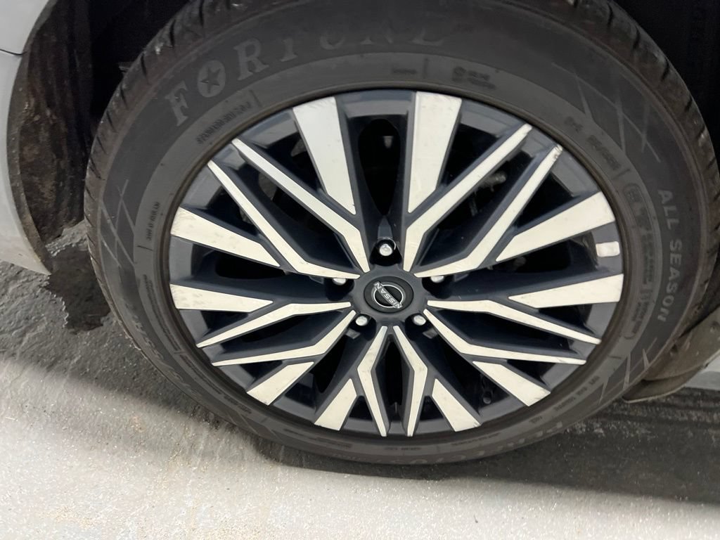 Used 2025 Nissan Altima 2.5 SV FWD image 38