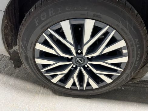 Used 2025 Nissan Altima 2.5 SV FWD image 38