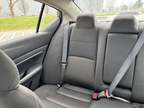 Used 2025 Nissan Altima 2.5 SV FWD image 39