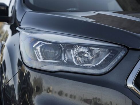 Used 2019 Ford Escape SE image 16