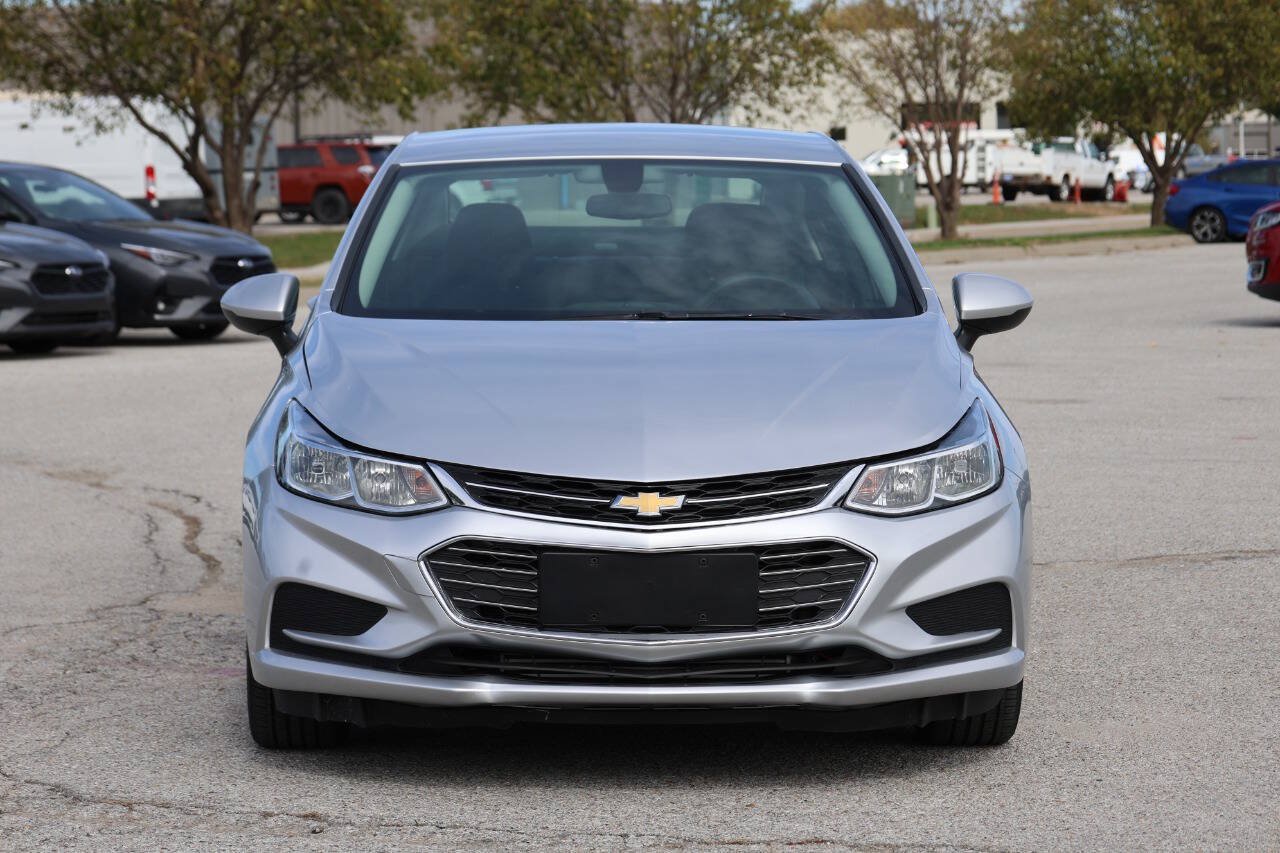 Used 2018 Chevrolet Cruze LT w/ Convenience Package FWD image 5