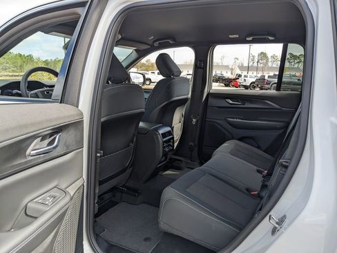New 2026 Jeep Grand Cherokee Laredo w/ Trailer Tow Package RWD image 33