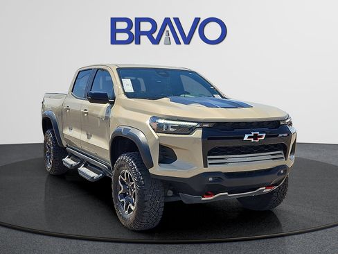 Used 2024 Chevrolet Colorado ZR2 w/ Safety Package AWD/4WD image 6