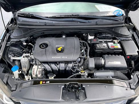 Used 2018 Hyundai Elantra SEL w/ Cargo Package FWD image 10