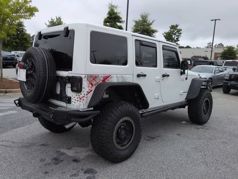 Used 2016 Jeep Wrangler Unlimited Sahara AWD/4WD image 4