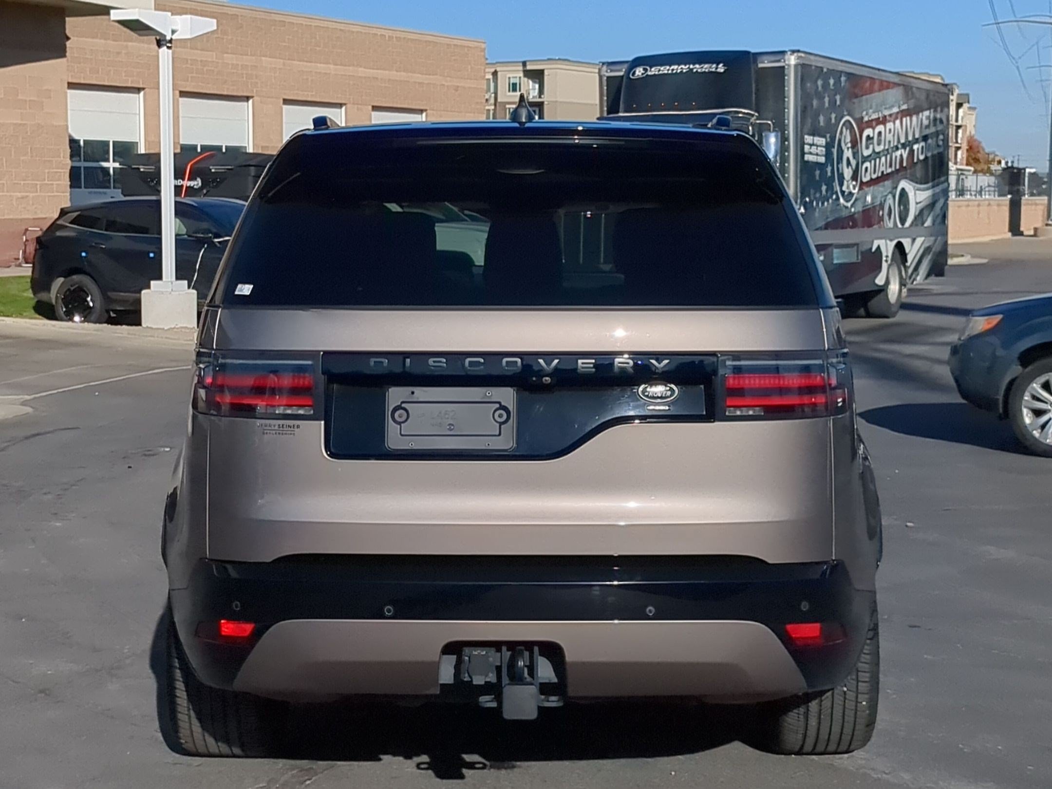 Used 2022 Land Rover Discovery HSE R-Dynamic AWD/4WD image 5