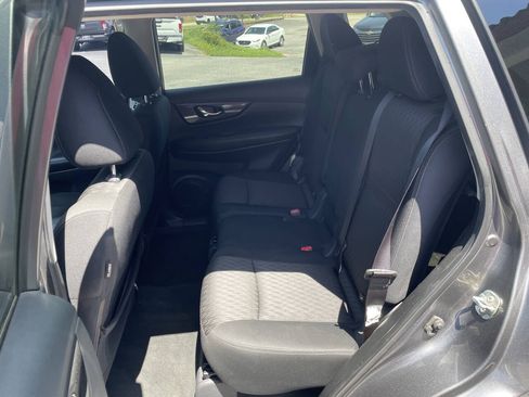 Used 2020 Nissan Rogue SV FWD image 10