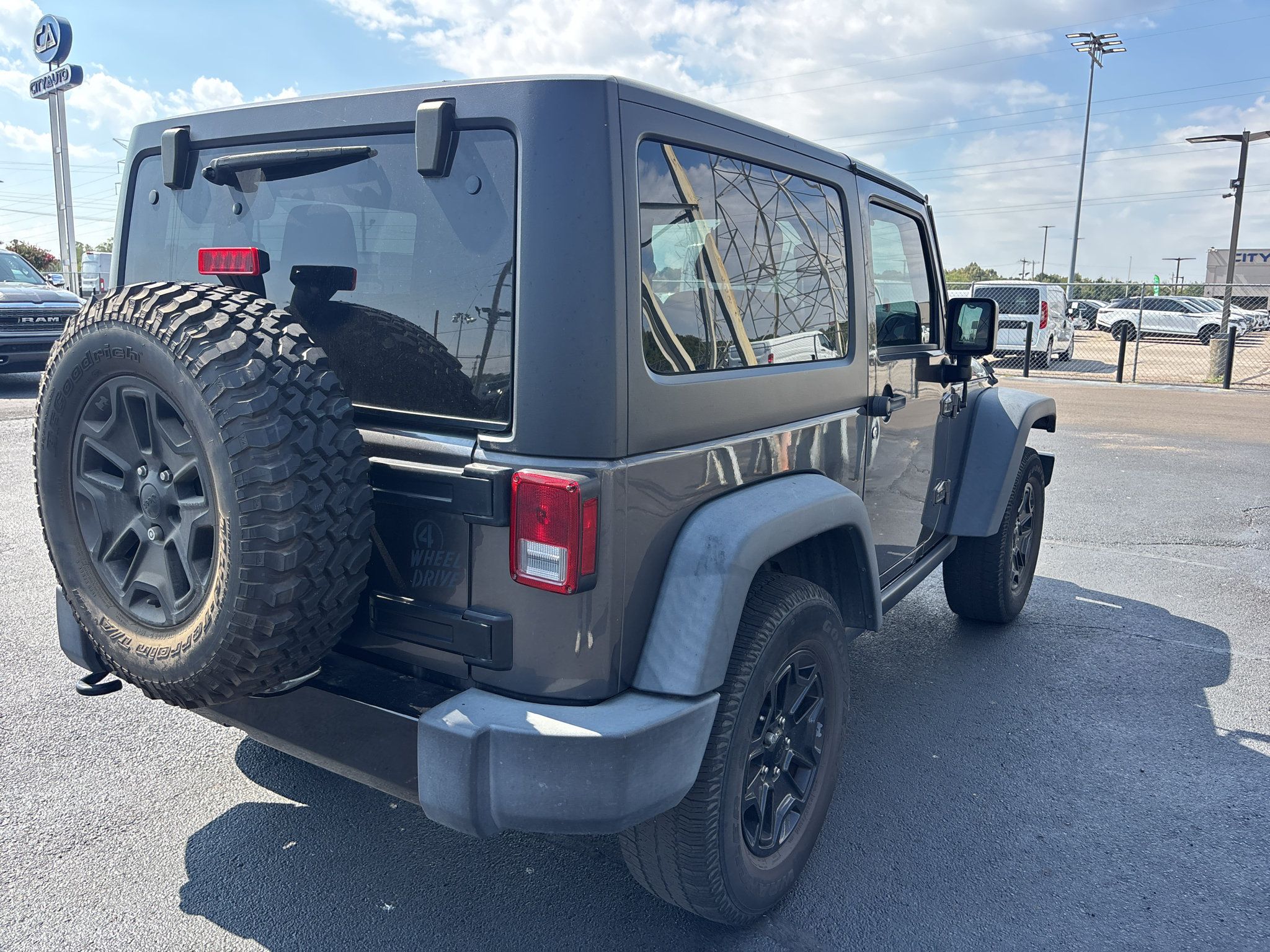 Used 2017 Jeep Wrangler Sport AWD/4WD image 15