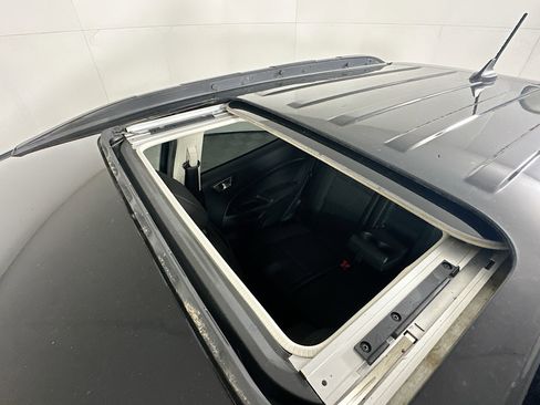 Used 2019 Ford EcoSport SE w/ SE Convenience Package image 26