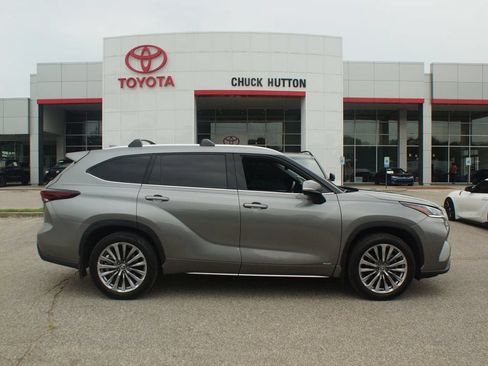Used 2025 Toyota Highlander Limited AWD/4WD image 1