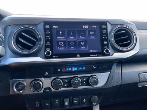 Used 2022 Toyota Tacoma Limited AWD/4WD image 34