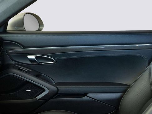 Used 2014 Porsche 911 Turbo S image 23