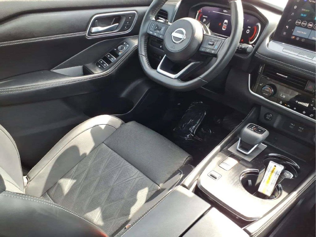 Certified 2024 Nissan Rogue Platinum FWD image 19