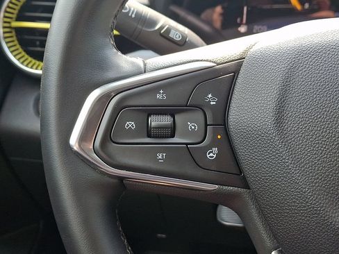 Used 2025 Chevrolet Trax ACTIV FWD image 21