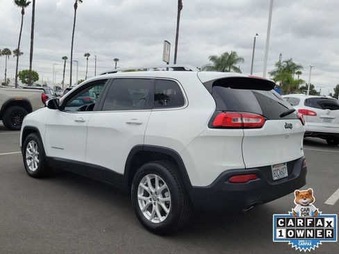Used 2018 Jeep Cherokee Latitude FWD image 3